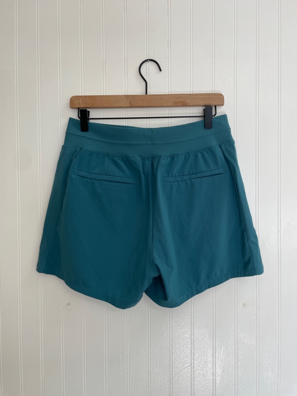 ATHLETA Brooklyn Short 3.5” Inseam in Borealis Green Teal Casual Travel Size 8 - Picture 5 of 11